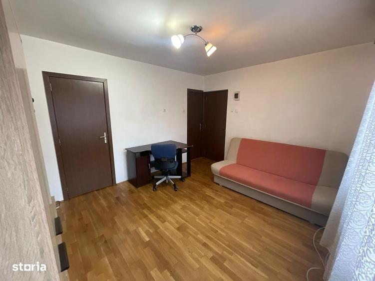 Garsonieră decomandată în Central