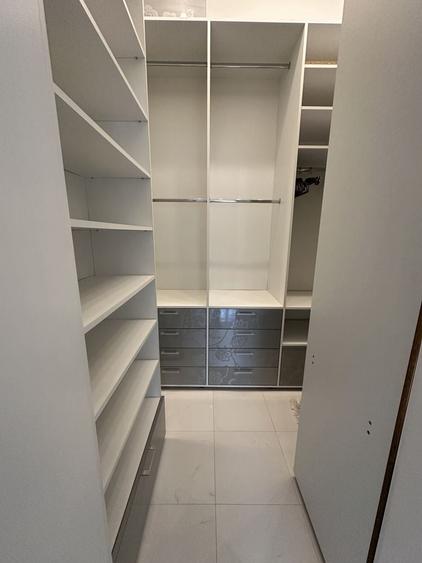 Apartament cu 3 camere decomandat în Exterior Vest