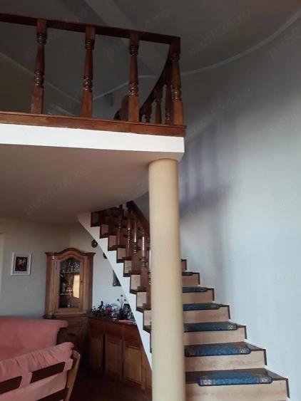 Casă cu 3 camere cu Teren 1200 Mp în Central