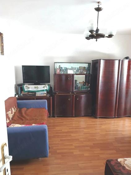 Apartament cu 3 camere decomandat în Confecții