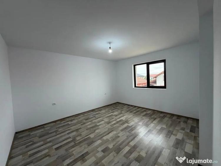 Casă cu 4 camere cu Teren 253 Mp în Central
