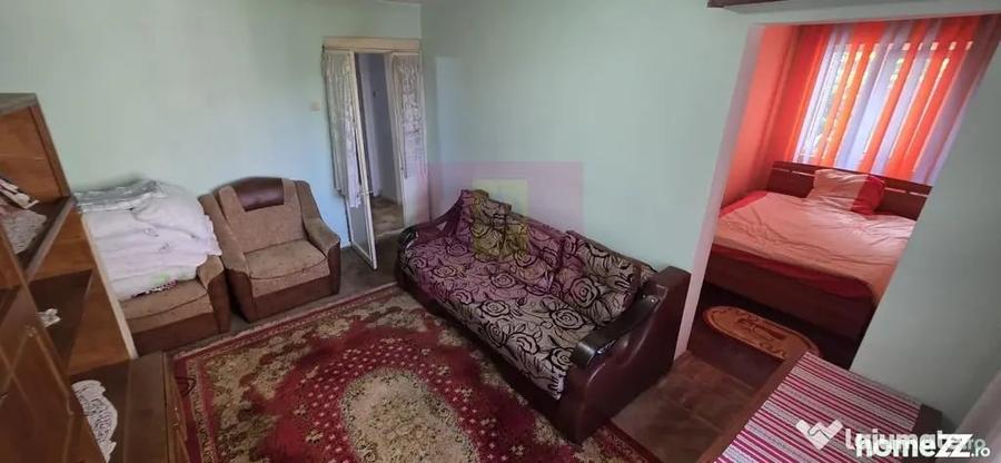 Apartament cu 3 camere semidecomandat în Autogară