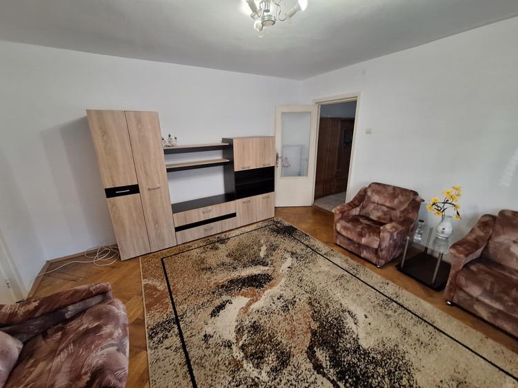 Apartament cu 2 camere semidecomandat în Complex Studențesc