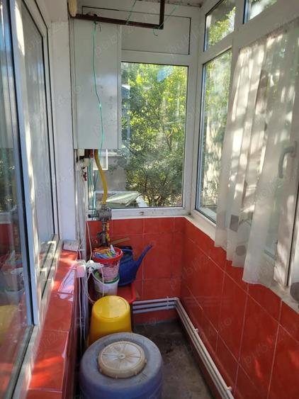 Apartament cu 2 camere semidecomandat în Titu
