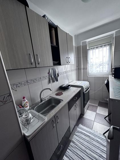 Apartament cu 2 camere decomandat în Tei