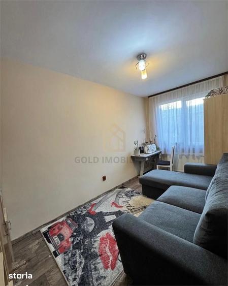 Apartament cu 3 camere în Săsar