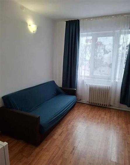 Garsonieră decomandată, mobilată în Gruia