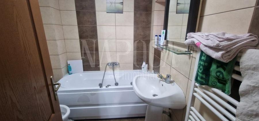 Casă individuală cu 12 camere cu Canalizare în Gheorgheni