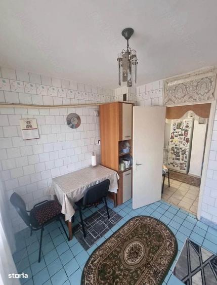 Apartament 2 camere decomandate,Brazda,Et. 2/4,coloana gaze,bloc 1983 - 1