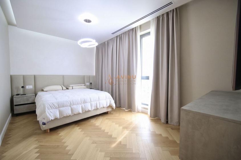 Apartament cu 5 camere în Sud-Vest