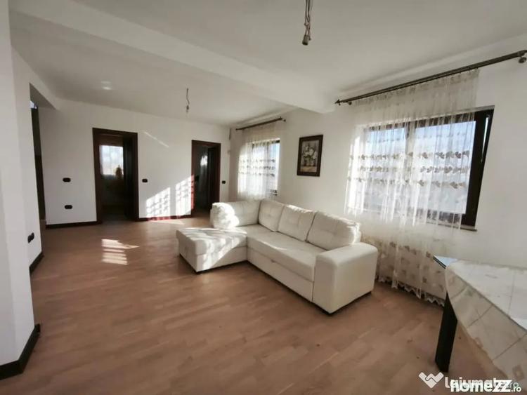 Casă cu 5 camere cu Teren 1792 Mp în Mitocu Dragomirnei