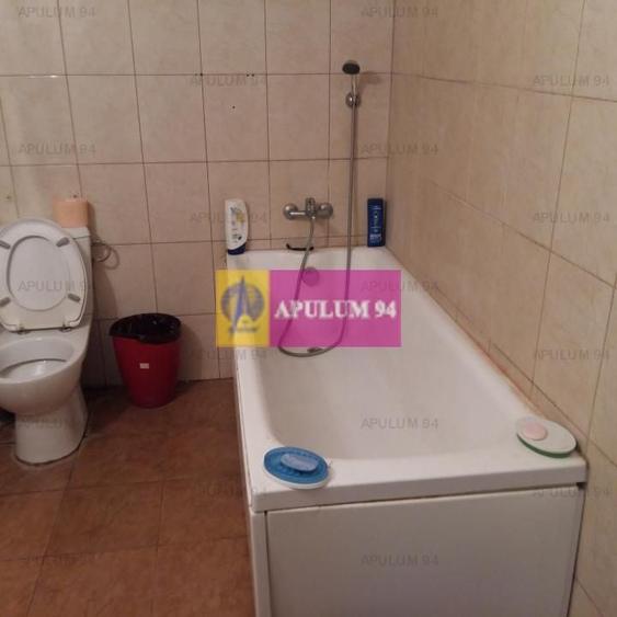 Casă individuală cu 6 camere semidecomandat cu Canalizare în Dobroești