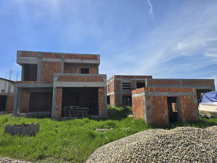 Casă individuală cu 4 camere cu Garaj în Corbeanca