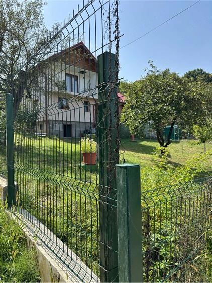 casa , curte , livada cu pomi fructiferi. zona langa padure , aproape de intratea pe autostrada. - 1