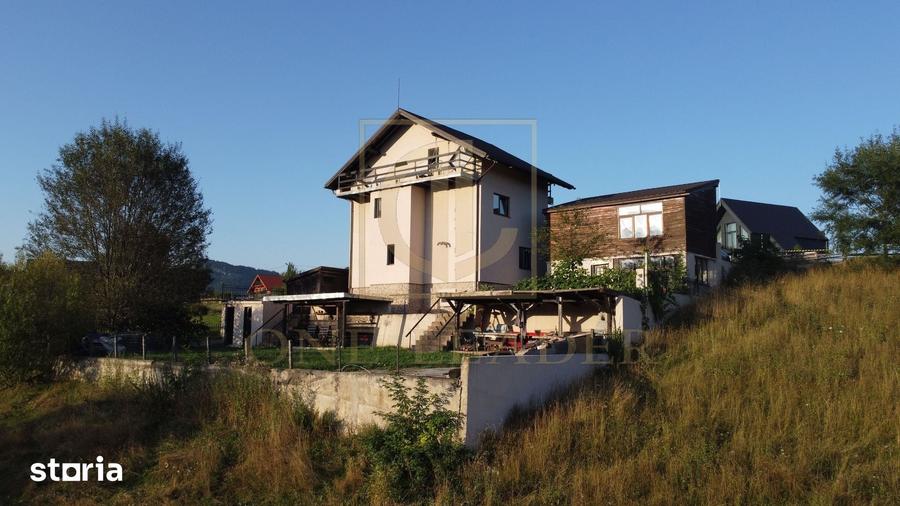 Casă cu 4 camere cu Teren 600 Mp în Moieciu
