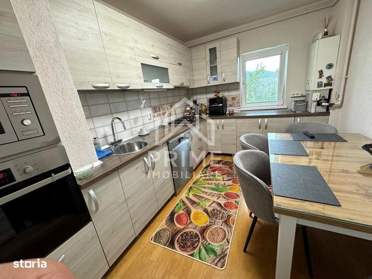 Apartament cu 4 camere în Cetate