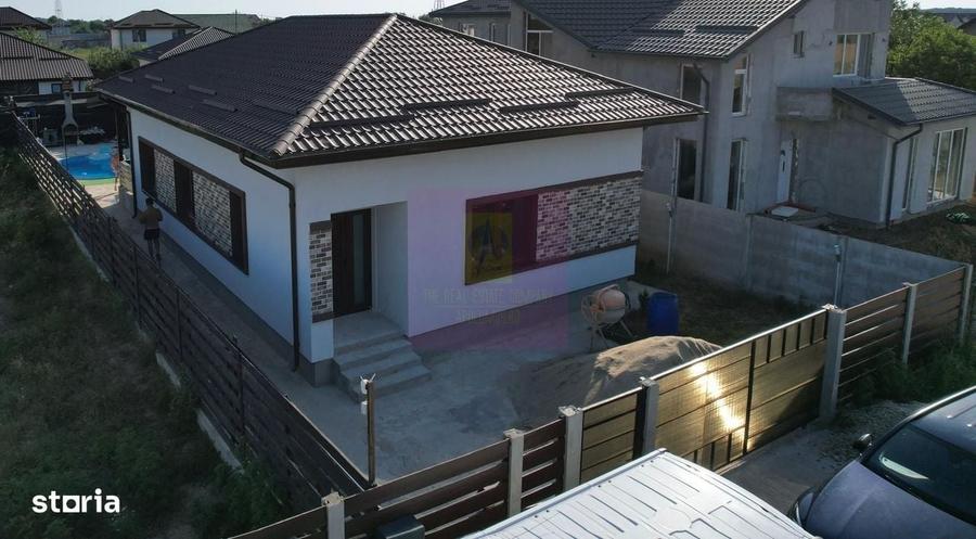 Casă cu 4 camere în Săbăreni