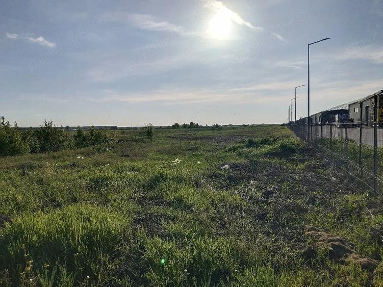 Teren de 14100 mp, în Central