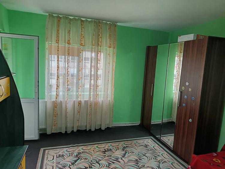 Garsonieră decomandată în Central