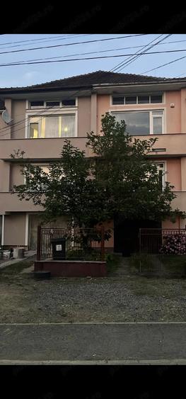 Casă cu 5 camere cu Teren 1124 Mp în Recaș