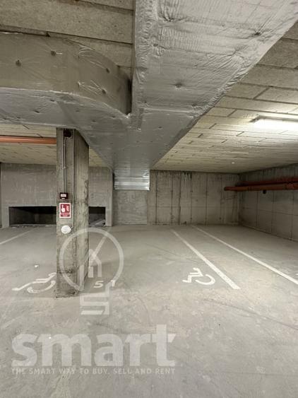 Apartament cu 3 camere semidecomandat în Florești