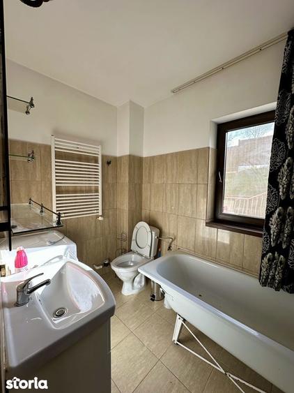 Apartament cu 3 camere în Bucium