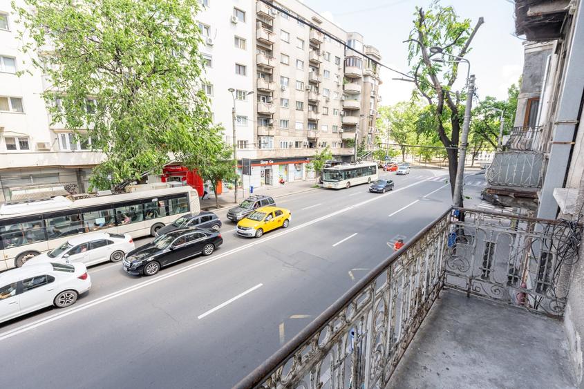 Apartament cu 3 camere decomandat în Armeneasca