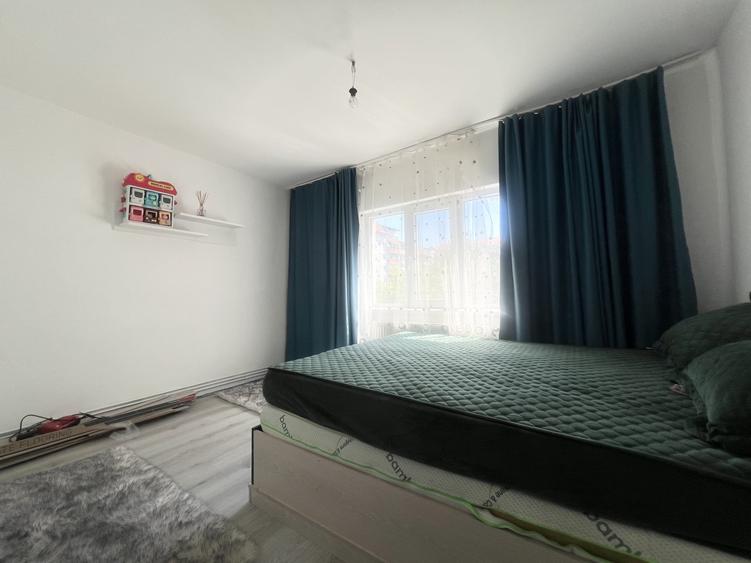 Apartament cu 2 camere semidecomandat în Aradului