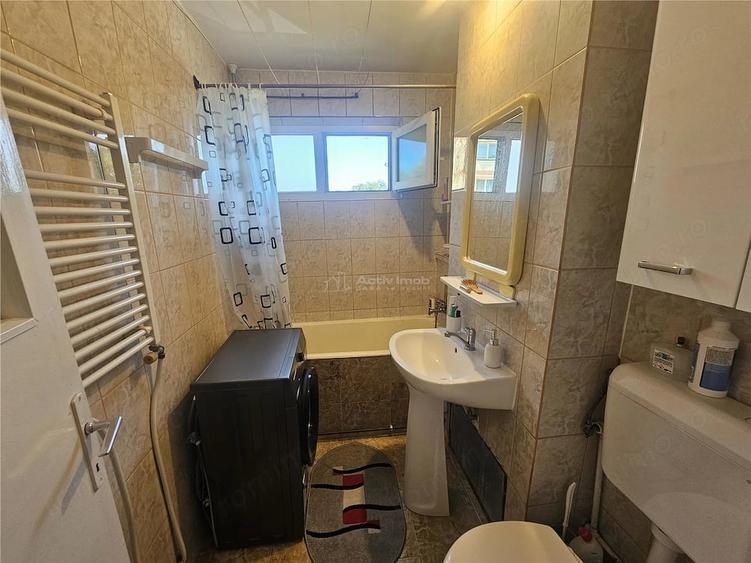 Apartament cu 2 camere semidecomandat în Micro I