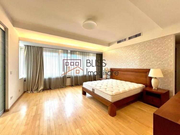 Apartament cu 6 camere decomandat în Kiseleff