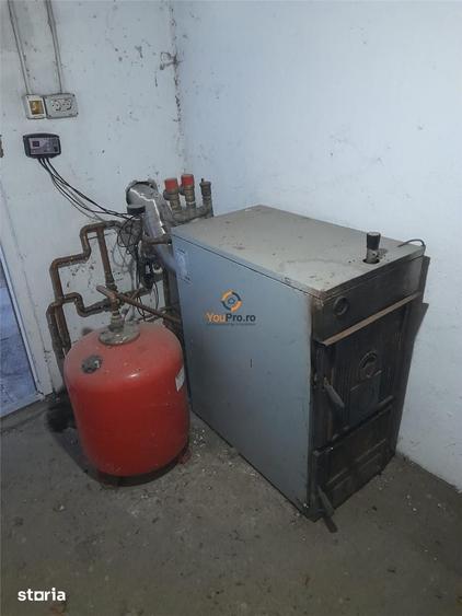 Casă cu 6 camere cu Teren 500 Mp în Ronaț