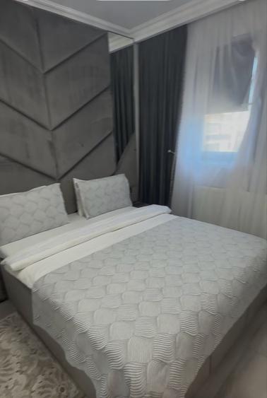 Apartament cu 3 camere decomandat, mobilat în Exterior Vest
