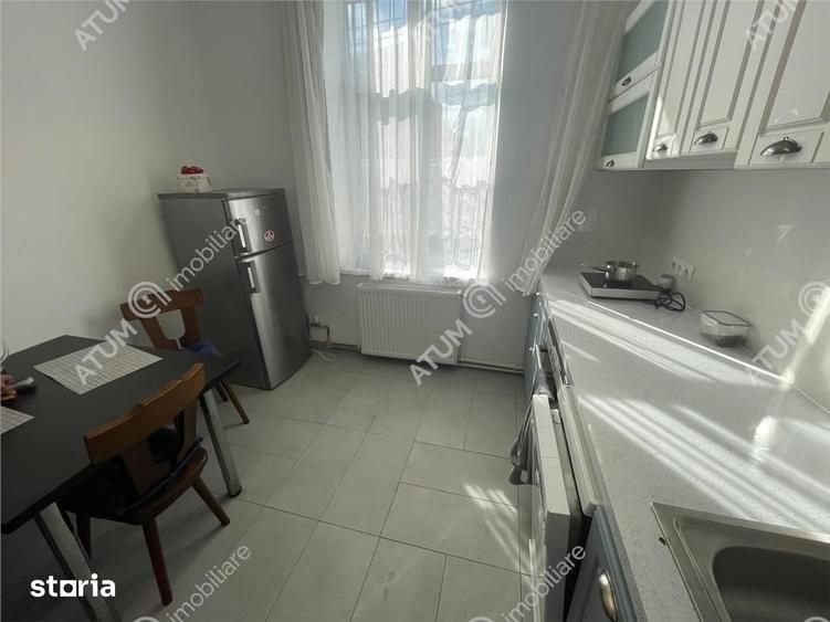 Apartament la casa cu 2 camere decomandate curte comuna central Sibiu - 9