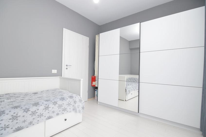 Apartament cu 3 camere semidecomandat, mobilat în Dobroești