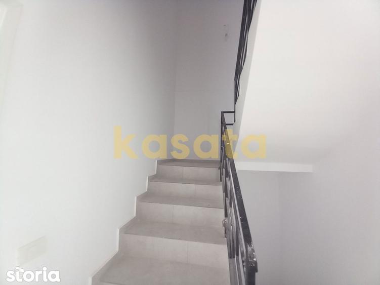Casă cu 3 camere cu Canalizare în Central
