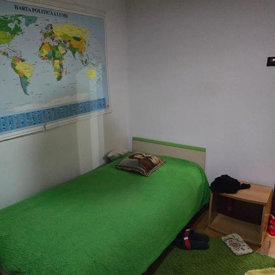 Apartament cu 3 camere decomandat, mobilat în Central