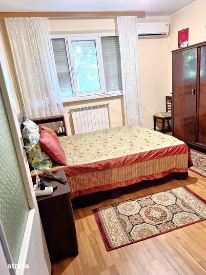 Apartament cu 3 camere decomandat în Sud