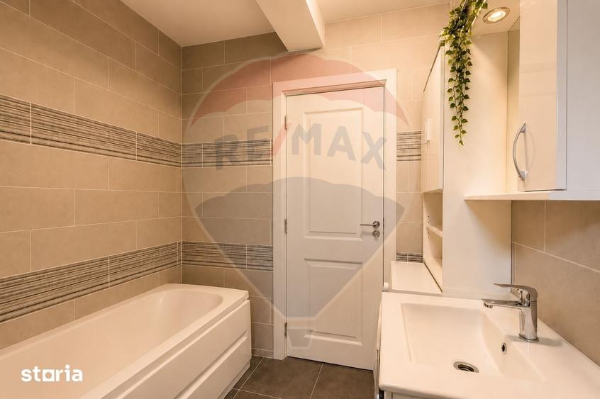 Apartament cu 3 camere decomandat în Ciurea