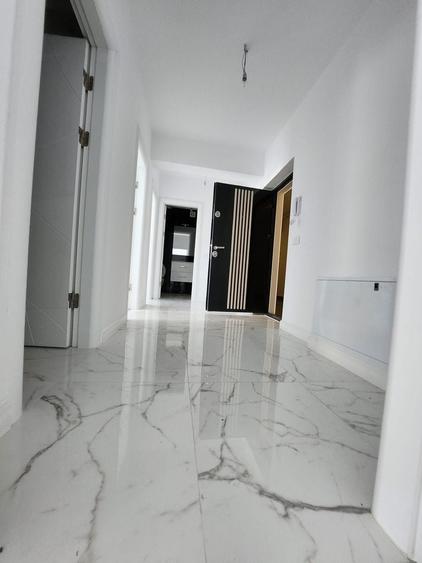 Apartament cu 3 camere decomandat în Theodor Pallady
