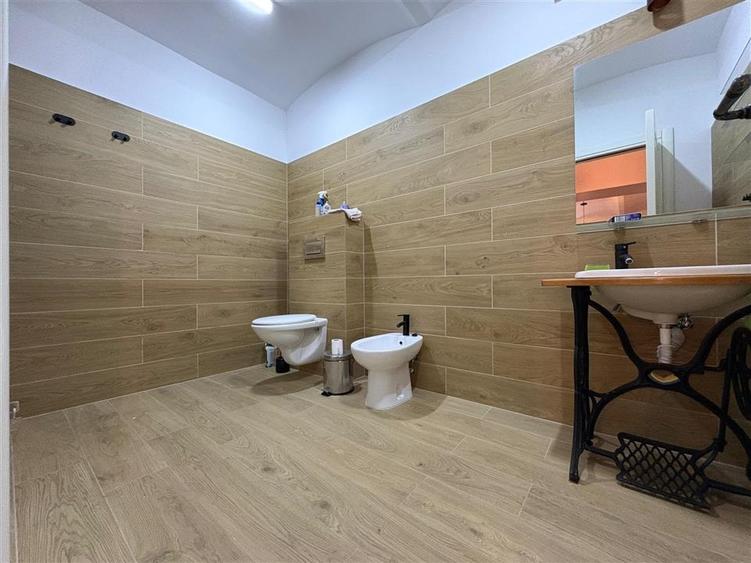 Apartament cu 3 camere decomandat, mobilat în P-ța Maria