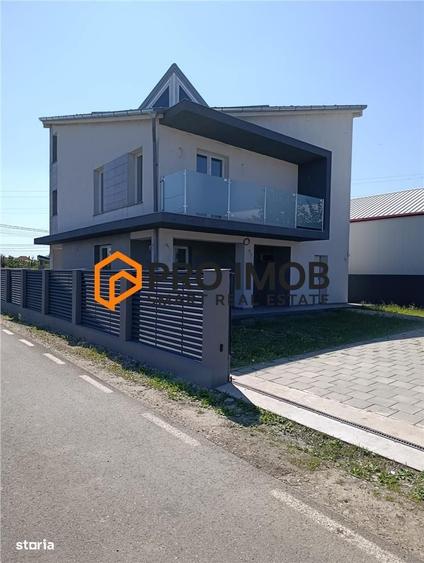 Casă cu 4 camere decomandat în Mărăcineni