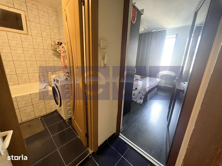Apartament cu 4 camere semidecomandat în Crângași
