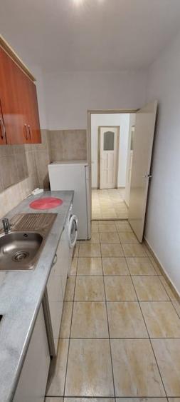 Garsonieră decomandată, mobilată în Gruia