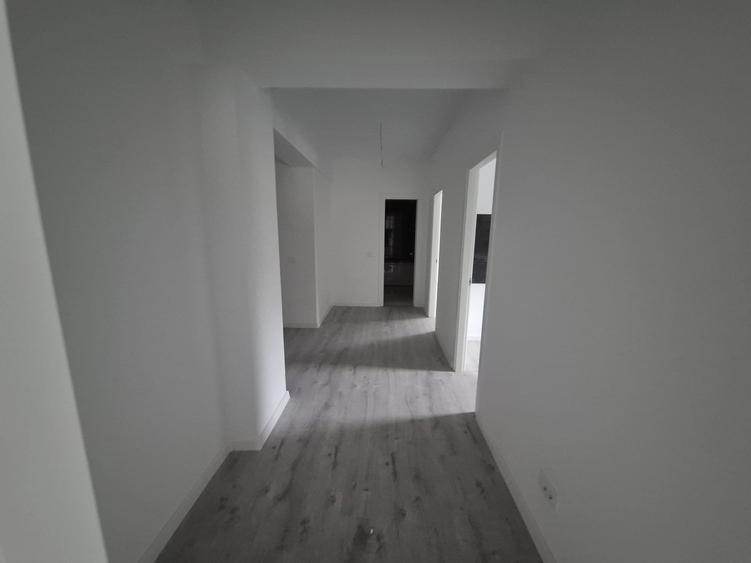 Apartament cu 2 camere decomandat în Nicolina