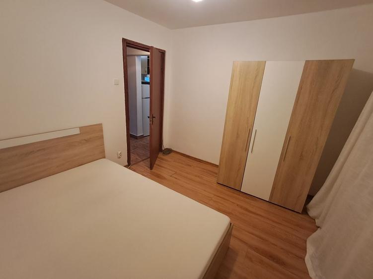 Apartament cu 2 camere decomandat în Tei