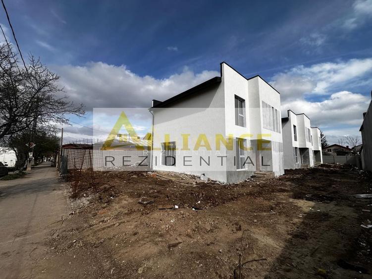 Casă individuală cu 5 camere cu Canalizare în Central