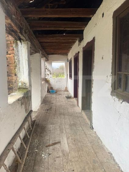 Casă individuală cu 2 camere cu Canalizare în Hunedoara