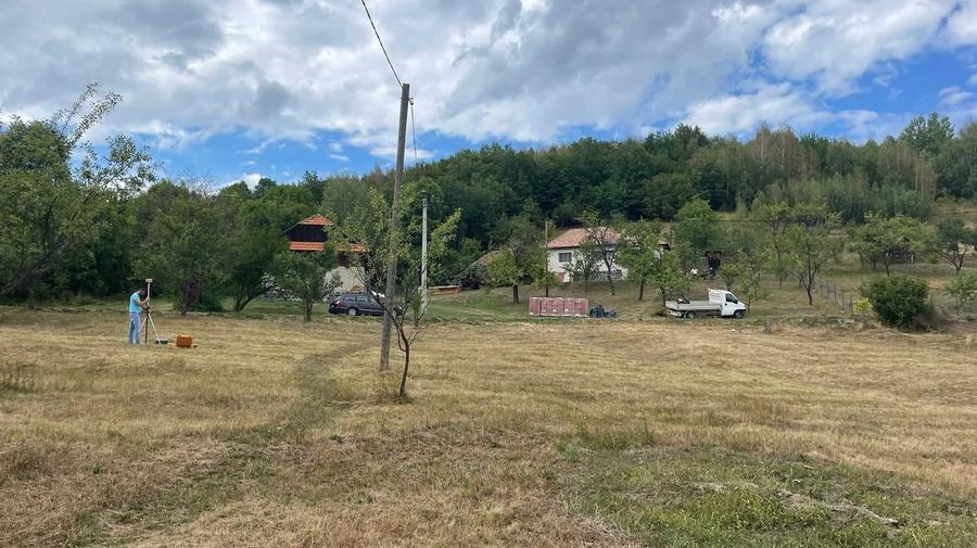 Teren de 5200 mp, în Tranișu