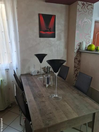 Apartament cu 4 camere decomandat în Tractorul