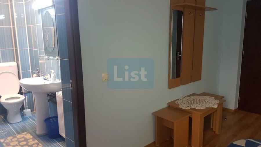 Casă cu 11 camere cu Canalizare în Dâmbovicioara